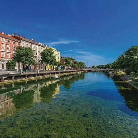 Apartment 1 Bedroom Lovely In