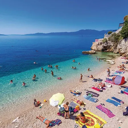 1 Bedroom Lovely In Apartment *