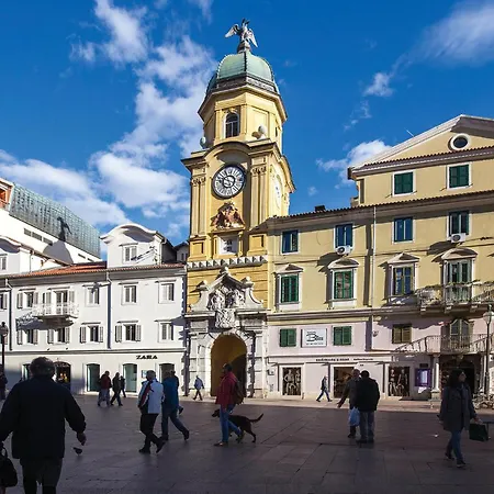 Apartment 1 Bedroom Lovely In